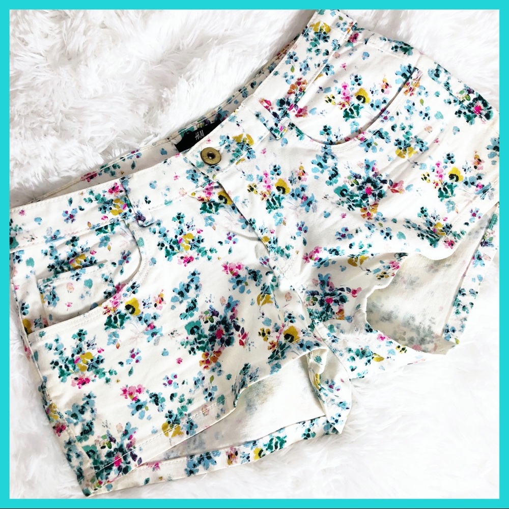 H&M Denim Short Shorts Size 4 - Picture 1 of 6